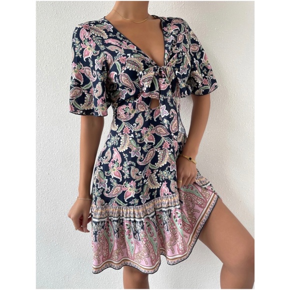 Boho Green Floral Paisley Print Butterfly Sleeve Mini Dress - Picture 8 of 11